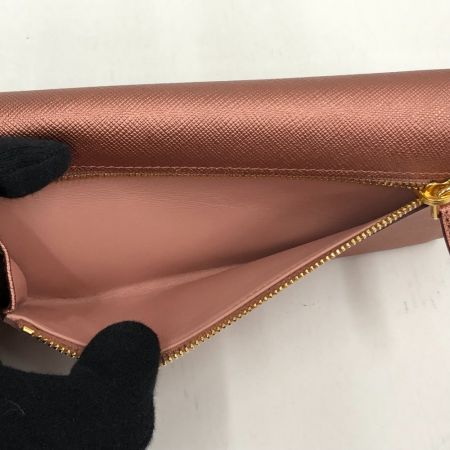  PRADA プラダ  2つ折り長財布 サフィアーノ 1M1132 ピンクゴールド