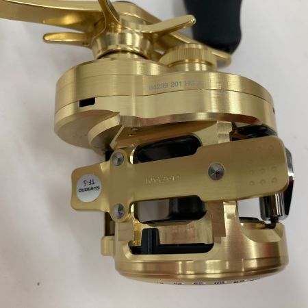  SHIMANO シマノ ベイトリール　21カルカッタ　コンクエスト　201HG 201HG