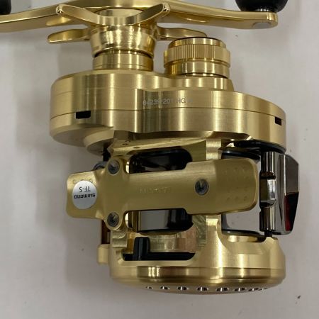  SHIMANO シマノ ベイトリール　21カルカッタ　コンクエスト　201HG 201HG