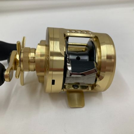  SHIMANO シマノ ベイトリール　21カルカッタ　コンクエスト　201HG 201HG