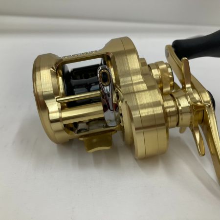  SHIMANO シマノ ベイトリール　21カルカッタ　コンクエスト　201HG 201HG