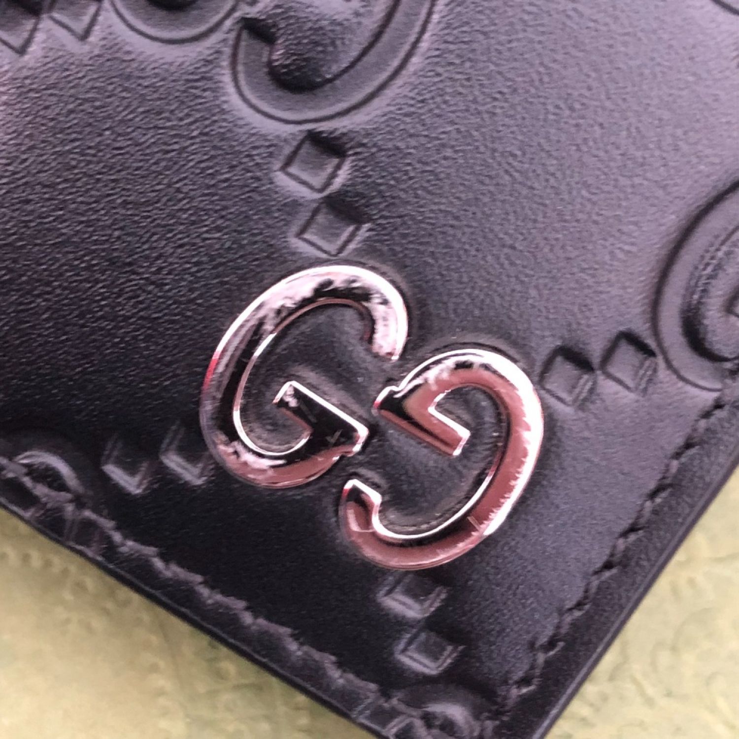 中古】 GUCCI グッチ 2つ折り財布 シグネチャー 473922 ブラック A