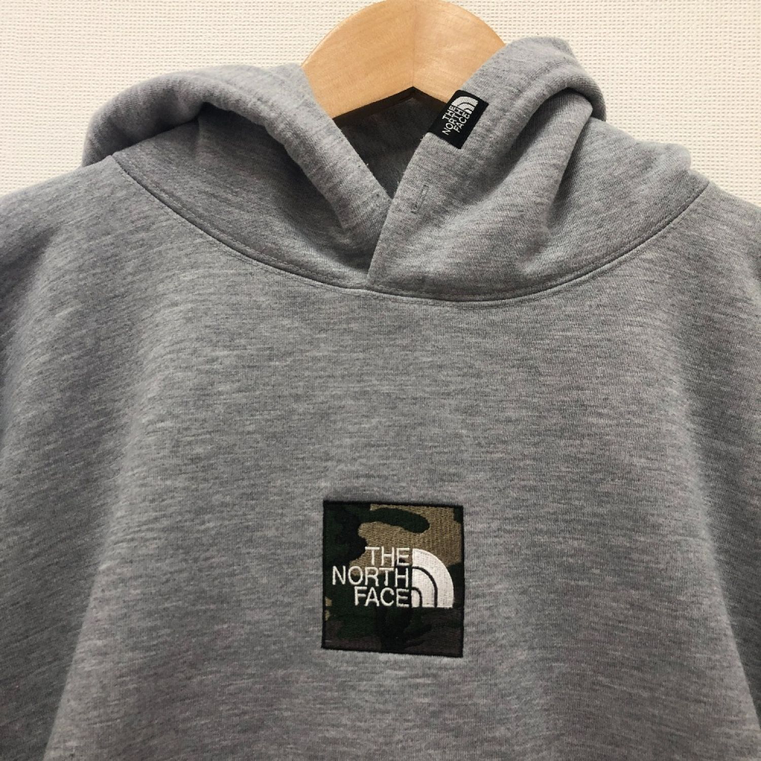 中古 The North Face ザノースフェイス メンズパーカー プルオーバーパーカー Size L Ntr ライトグレー Bランク 総合リサイクルショップ なんでもリサイクルビッグバン オンラインショップ 中古 The North Face ザノースフェイス メンズパーカー プルオーバーパーカー Size L Ntr ライトグレー Bランク 総合リサイクルショップ なんでもリサイクルビッグバン オンラインショップ