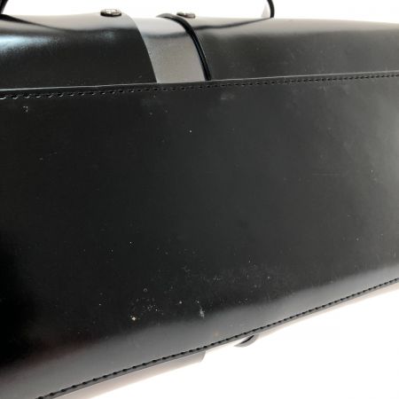  DIESEL ディーゼル ハンドバッグ RN93243 CA25594 ブラック