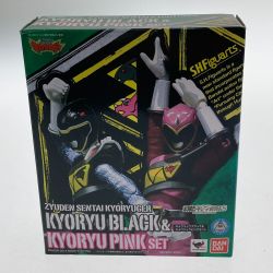 □□ BANDAI バンダイ S.H.Figuarts キョウリュウブラック＆キョウリュウピンクセット 獣電戦隊キョウリュウジャー Aランク