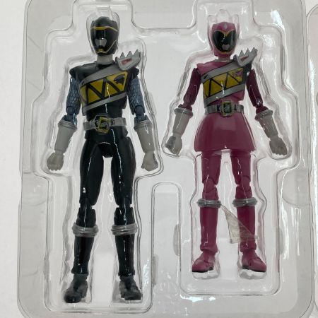  BANDAI バンダイ S.H.Figuarts キョウリュウブラック＆キョウリュウピンクセット 獣電戦隊キョウリュウジャー
