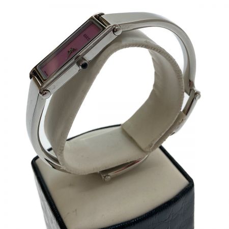  GUCCI グッチ バングルウォッチ　腕時計　ピンクシェル　アナログクォーツ 1500L ピンク