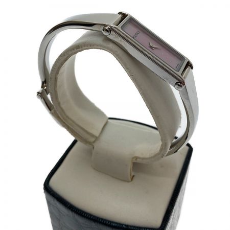  GUCCI グッチ バングルウォッチ　腕時計　ピンクシェル　アナログクォーツ 1500L ピンク