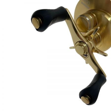  SHIMANO シマノ 14カルカッタコンクエスト200 右ハンドル 03204