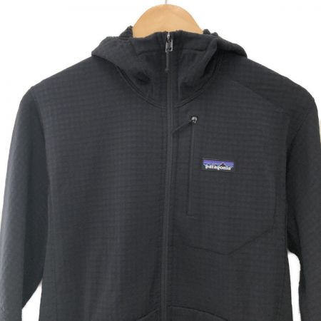  Patagonia パタゴニア メンズ衣料 パーカー R1エアフルジップフーディ   SIZE M 40090 ブラック