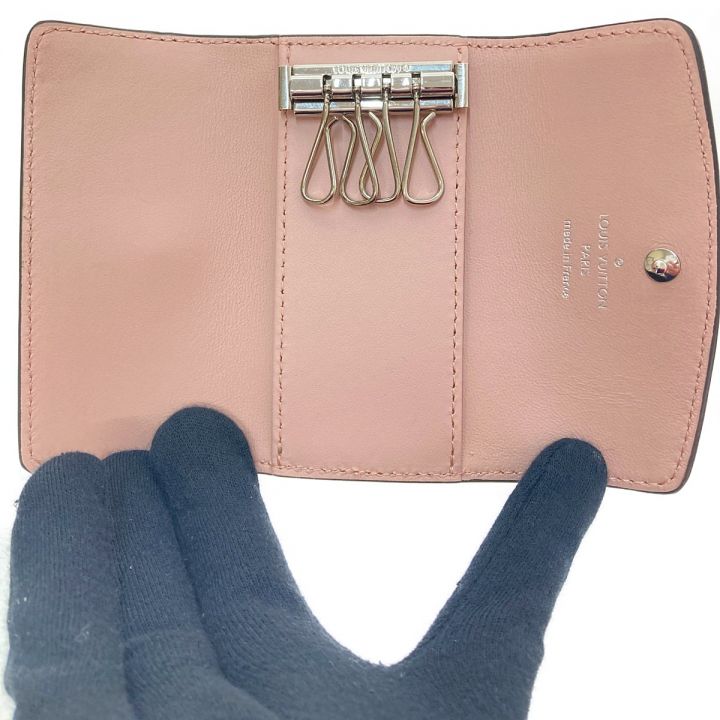 中古】 LOUIS VUITTON ルイヴィトン キーケース ミュルティクレ 4 マヒナ M64056 マグノリア（ピンク）｜総合リサイクルショップ  なんでもリサイクルビッグバン オンラインストア