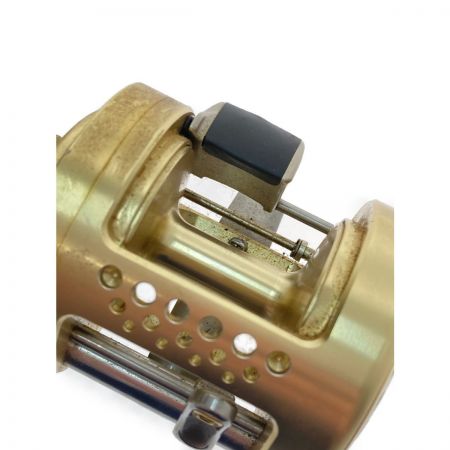  SHIMANO シマノ カルカッタコンクエスト400 RH444