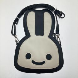 □□ CUNE うさぎショルダーバッグ　汚れ有 ブラック Cランク