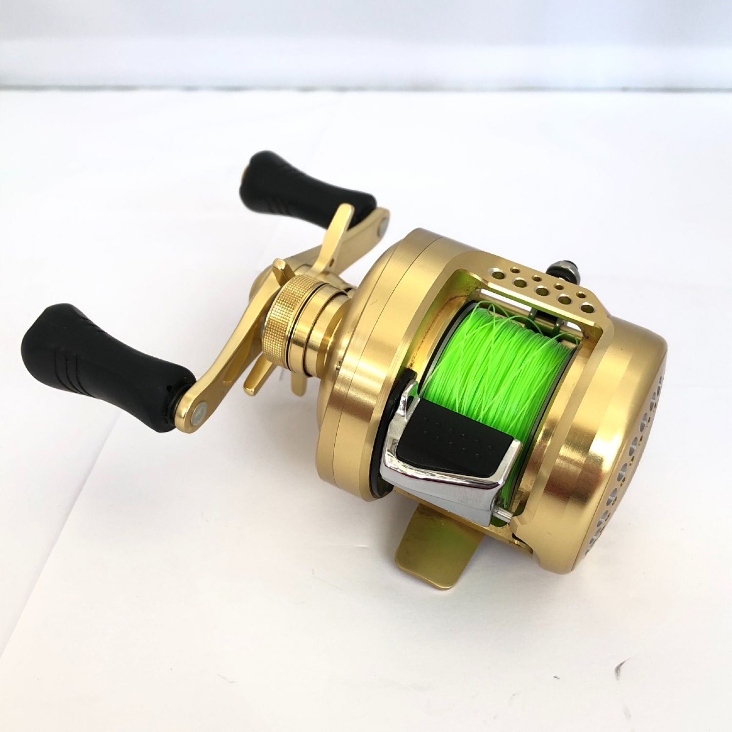 中古】 SHIMANO シマノ 15カルカッタコンクエスト101HG 03438 Bランク