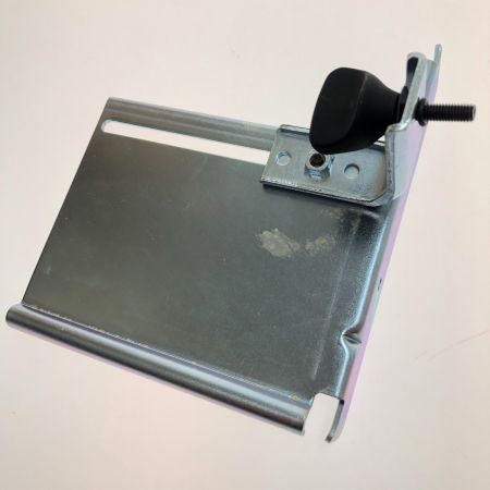  MAKITA マキタ 82mm充電式カンナ KP181DZ