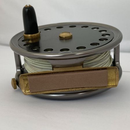  Caps フライリール　Classic Trout