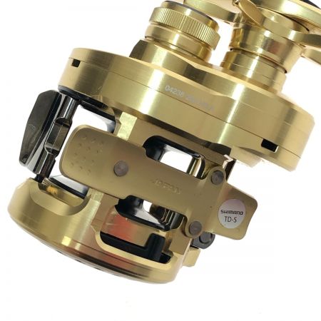  SHIMANO シマノ 21 カルカッタコンクエスト 200HG 右巻き 042385