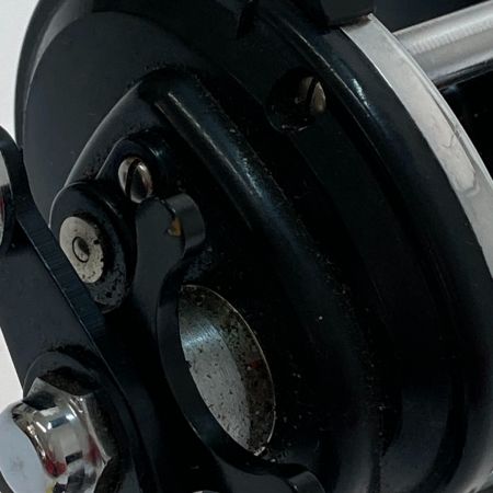  DAIWA ダイワ リール　ミリオネア　 2000C 本体のみ