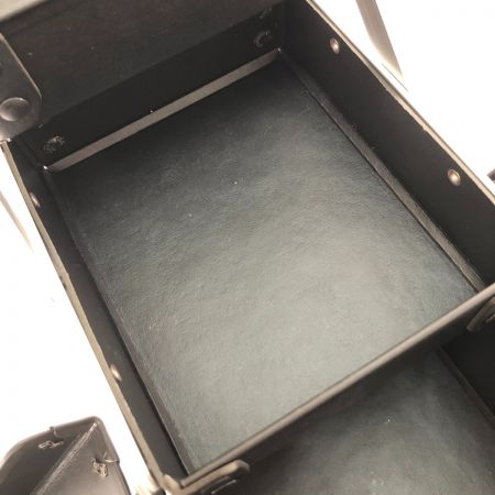  shu uemura x hello kitty 限定コラボ メイクボックス 本体のみ