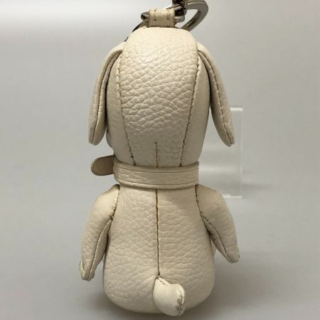  COACH コーチ スヌーピー キーホルダー チャーム アイボリー系