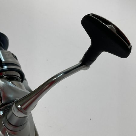  SHIMANO シマノ 19ストラディック C3000HG 04019 本体のみ