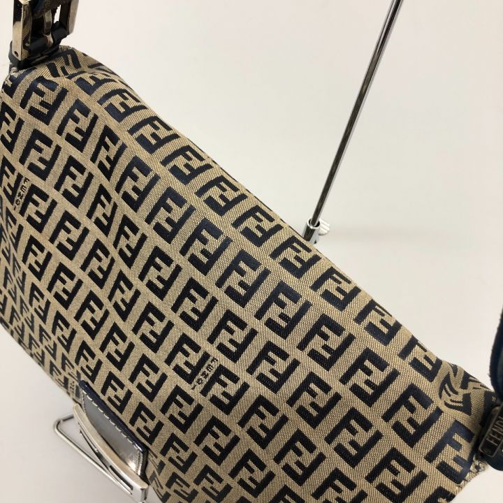 フェンディ FENDI ズッカ柄 ショルダーバッグ ハンドバッグ ワンショルダー マンマバゲット 緩けれ ショルダーバッグ キャンバス