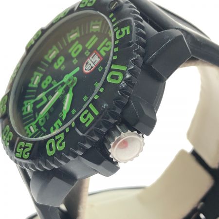  LUMINOX ルミノックス 腕時計 ネイビーシールズ 3050シリーズ クオーツ L3067 ブラック x グリーン