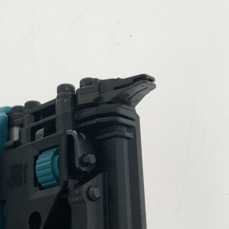  MAKITA マキタ 40ｍｍ充電式仕上釘打　40Ｖ　2.5Ａｈ FN001GRD