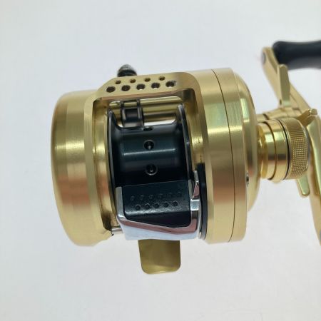  SHIMANO シマノ 15カルカッタコンクエスト 100HG RIGHT(右ハンドル) 03437