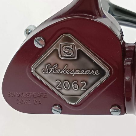  Shakespeare シェイクスピア　スピニングリール 2062NL