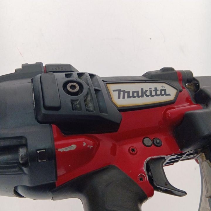 MAKITA マキタ 90mm高圧エア釘打 AN935H レッド - 中古 - なんでも 