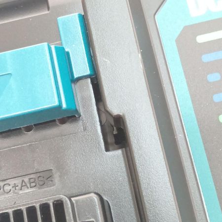  MAKITA マキタ 急速充電器　40Ｖ DC40RA