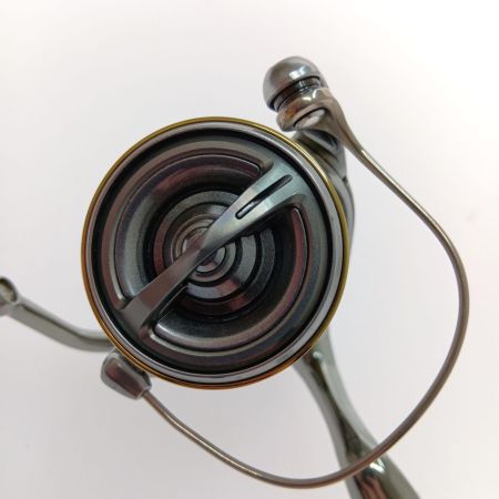  SHIMANO シマノ 18 ステラ C3000MHG 03806 本体のみ