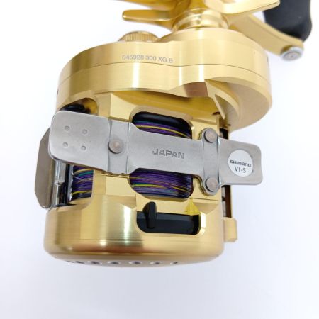  SHIMANO シマノ 23 カルカッタコンクエストMD 300XG 右ハンドル 045928