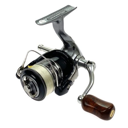  SHIMANO シマノ レアニウムCI4+ C2000HGS 02586 木製ハンドルノブ・リールスタンド付き