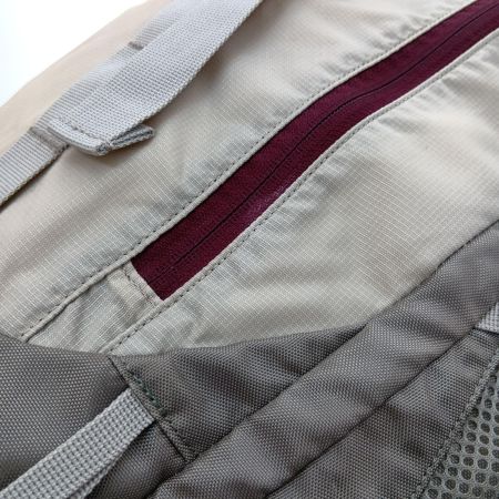  Columbia コロンビア BURKE MOUNTAIN 30L BACKPAバーク マウンテン 30L バックパック PU8179 グレージュ