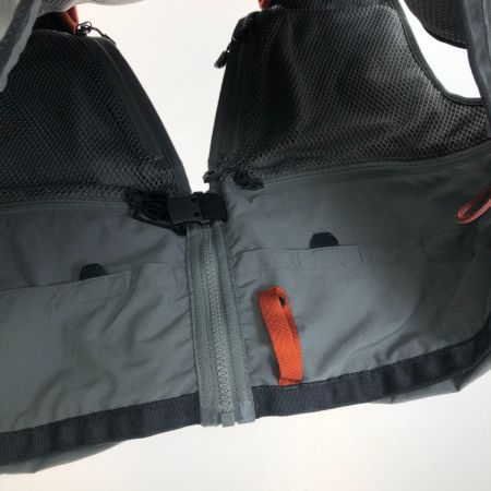  SIMMS 釣り服飾 フィッシングベスト SIZE L RE 38,497 グレー