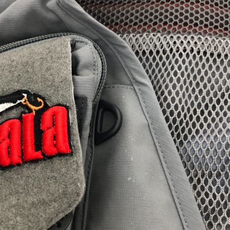  SIMMS 釣り服飾 フィッシングベスト SIZE L RE 38,497 グレー