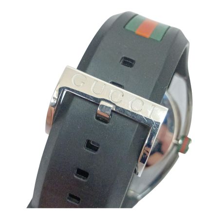  GUCCI グッチ 腕時計　SYNC シンク シェリー ラバー　クオーツ 137.1 ブラック x シルバー