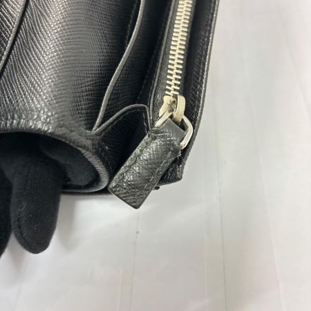 PRADA プラダ 長財布　二つ折り財布 ブラック