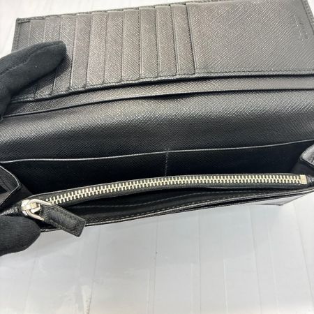 PRADA プラダ 長財布　二つ折り財布 ブラック