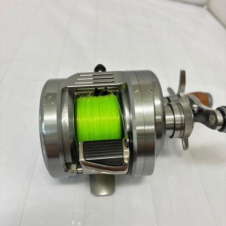 SHIMANO シマノ カルカッタコンクエスト DC200HG  04039