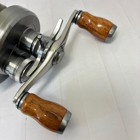 SHIMANO シマノ カルカッタコンクエスト DC200HG  04039