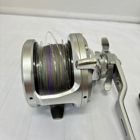 SHIMANO シマノ リール　オシアジガー 4000HG（右ハンドル） 04067