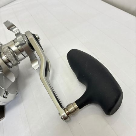 SHIMANO シマノ リール　オシアジガー 4000HG（右ハンドル） 04067