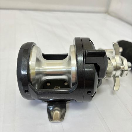 SHIMANO シマノ 20 トリウム 1500HG　右ハンドル 04218