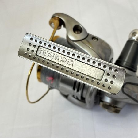 SHIMANO シマノ リール　ツインパワー C3000HG  02697