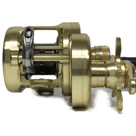  SHIMANO シマノ 14 カルカッタコンクエスト 101 03203 左ハンドル
