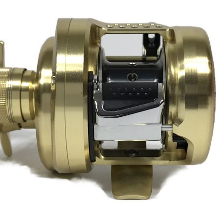  SHIMANO シマノ 14 カルカッタコンクエスト 101 03203 左ハンドル