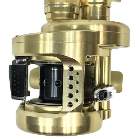  SHIMANO シマノ 14 カルカッタコンクエスト 101 03203 左ハンドル